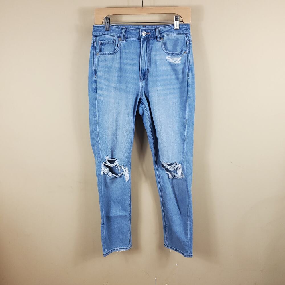 American Eagle Distressed Hi-rise Mom Jean Size 4